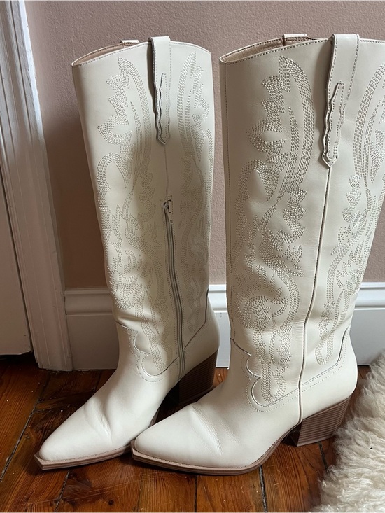 Crown Vintage Shoes - Ivory Embroidered Cowboy Boots